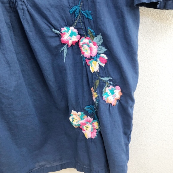 Johnny Was Blue Tunic with Embroidered Flowers - Picture 5 of 6
